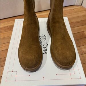 Alexander McQueen Wood-Tone Sneaker Box Label - Neutral Brown